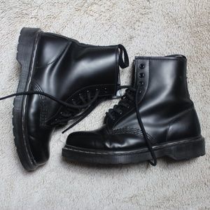 BLACK MENS DOC MARTENS
